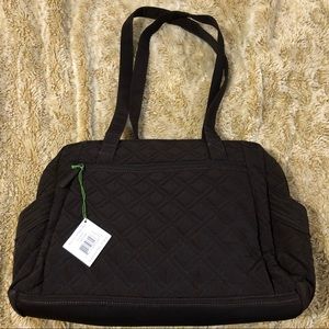 Stroll around baby bag.